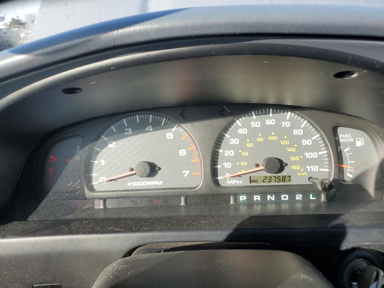 2000 Toyota 4Runner - Image 9