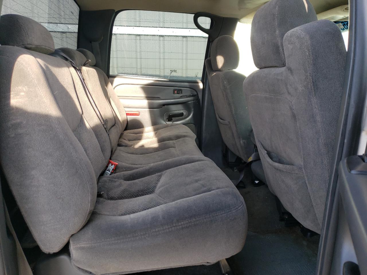 2006 Chevrolet Silverado - Image 10