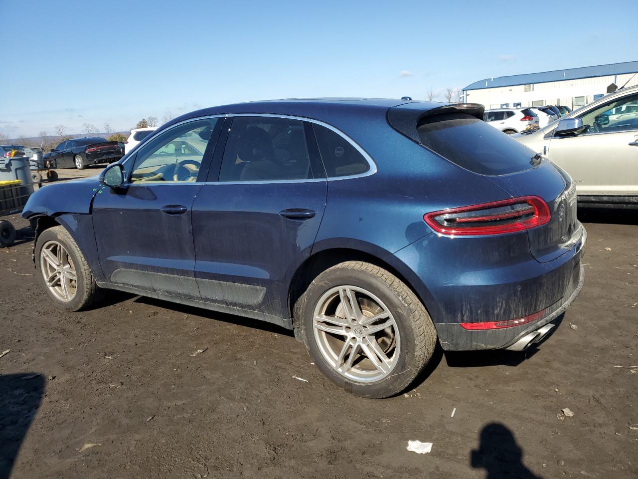2016 Porsche Macan - Image 2