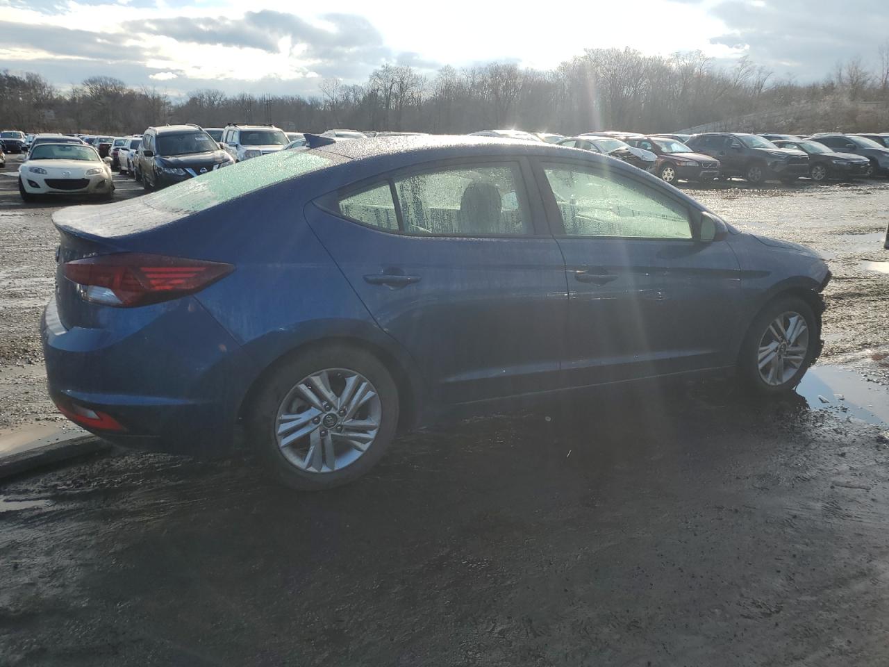 2020 Hyundai Elantra - Image 3