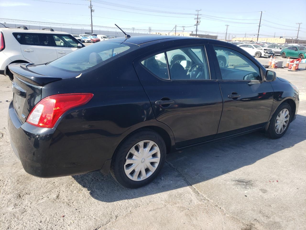 2015 Nissan Versa - Image 3