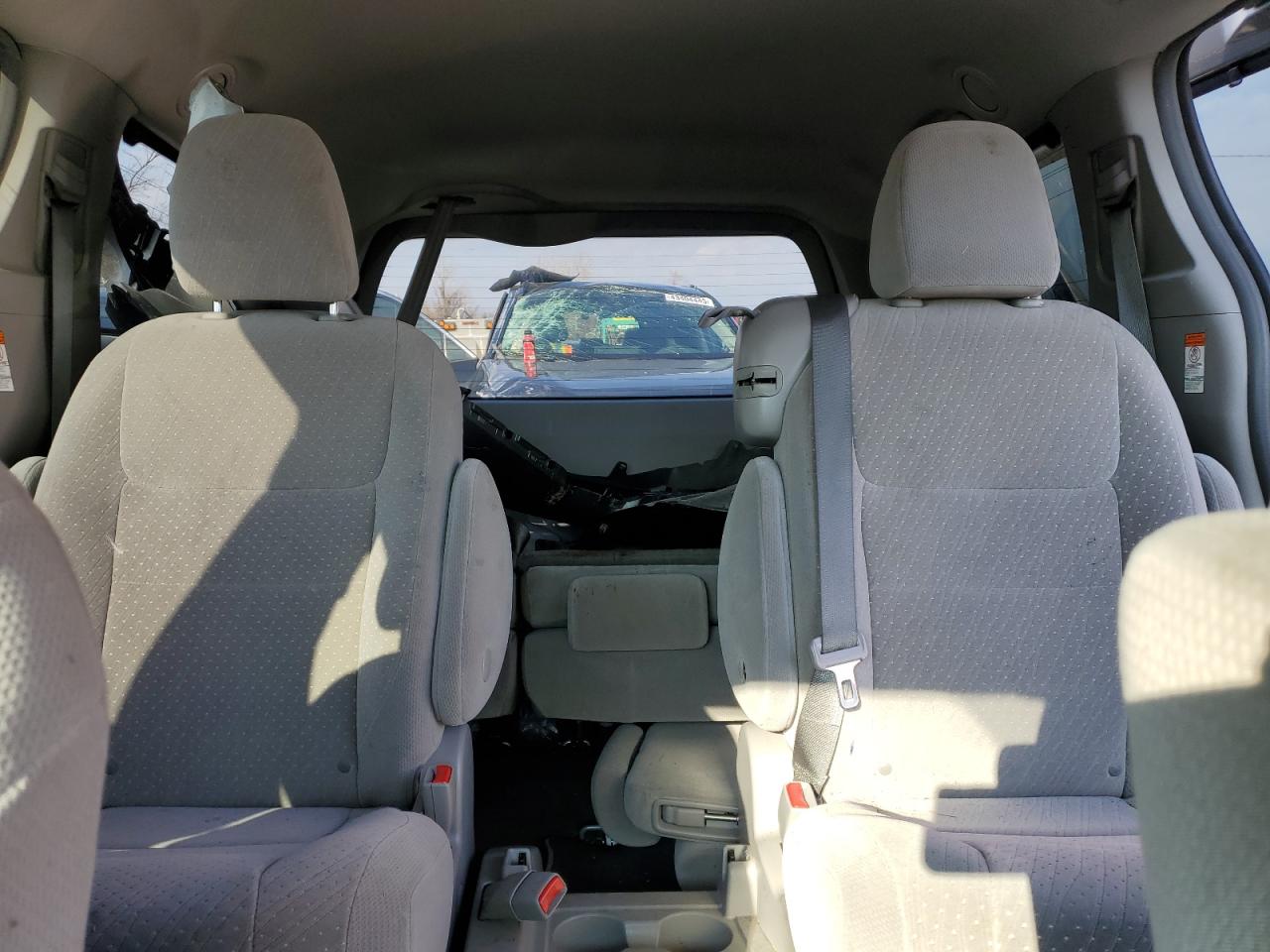 2018 Toyota Sienna - Image 10