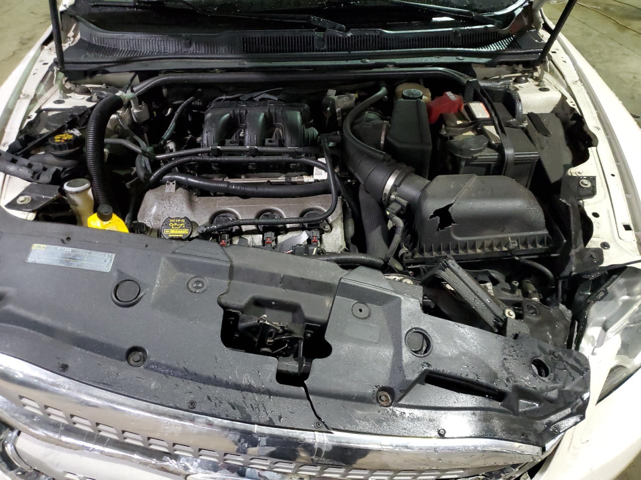 2011 Ford Taurus - Image 11