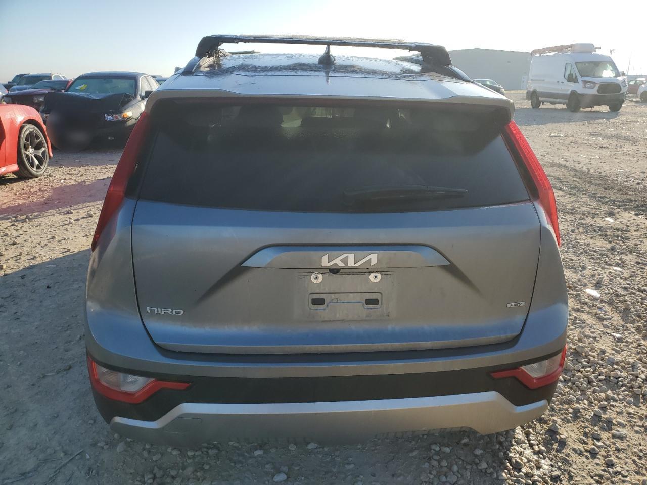 2024 Kia Niro - Image 6