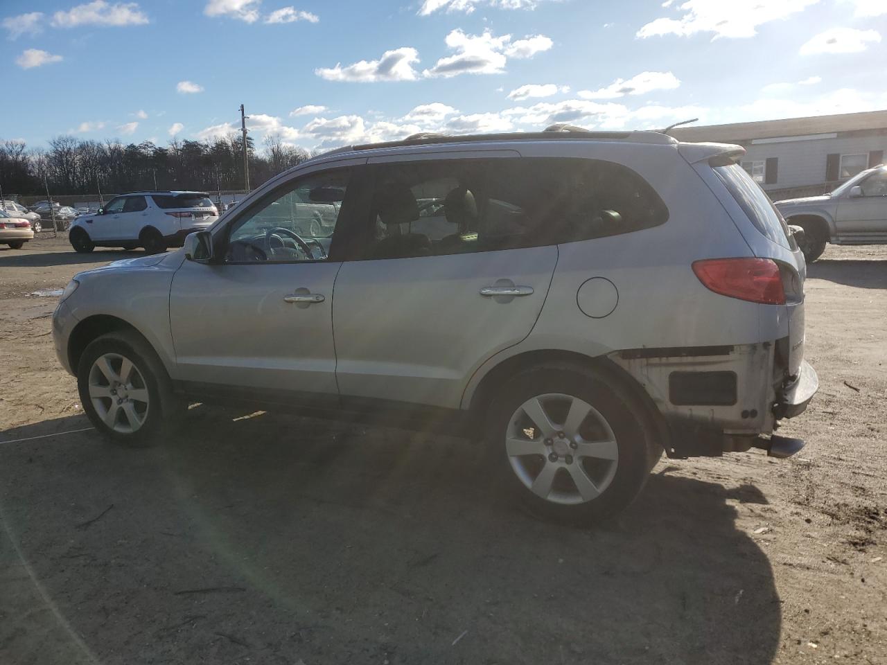 2009 Hyundai Santa Fe - Image 2