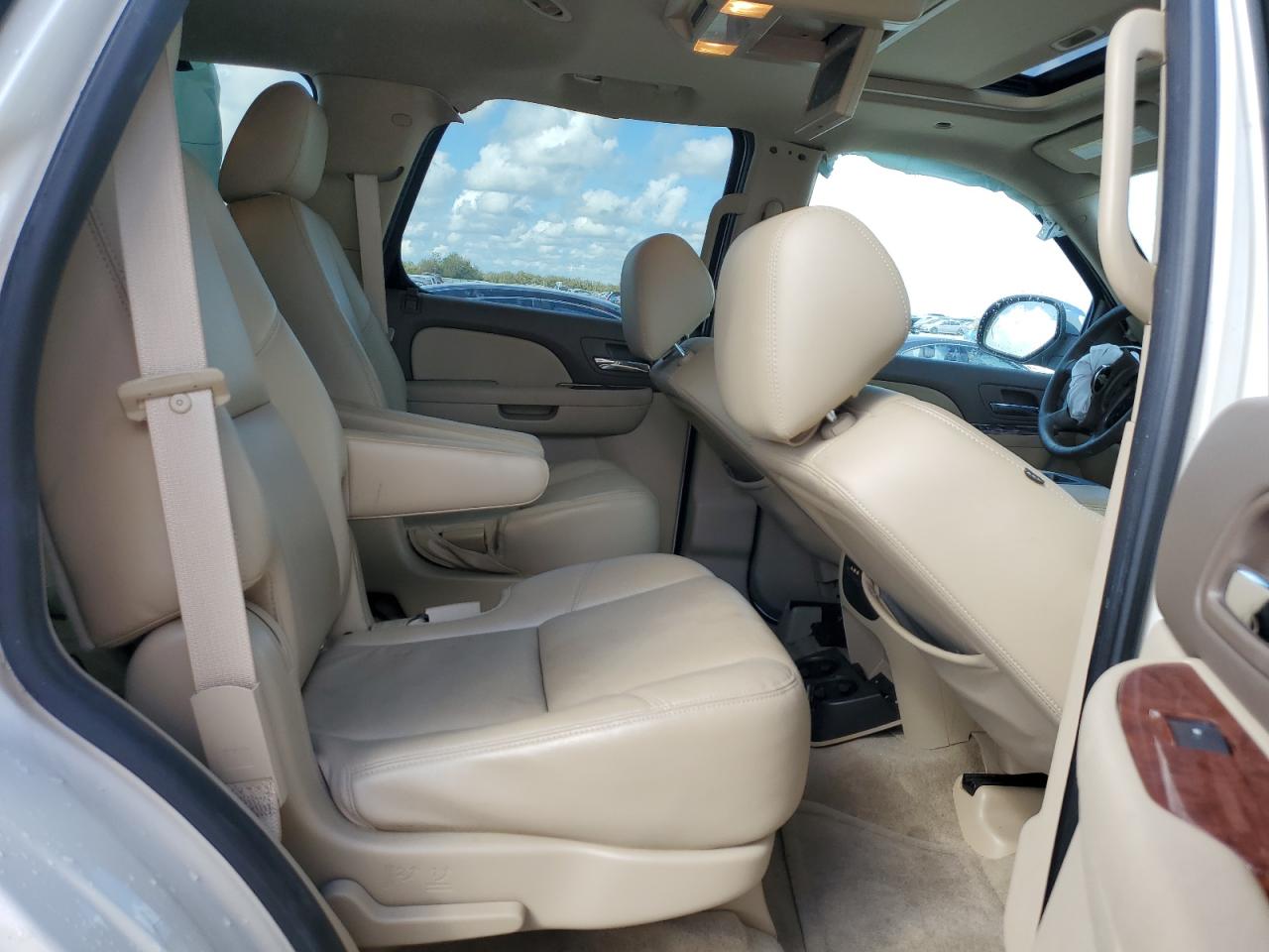 2012 Chevrolet Tahoe - Image 11