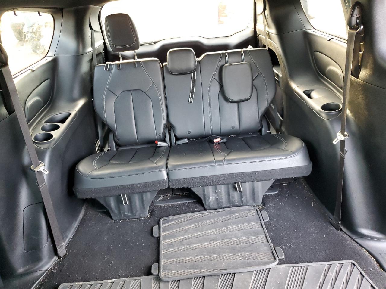 2019 Chrysler Pacifica - Image 10