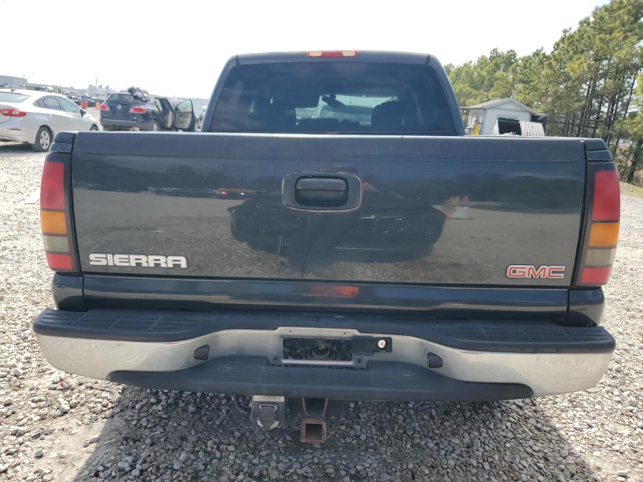 2005 GMC Sierra - Image 6