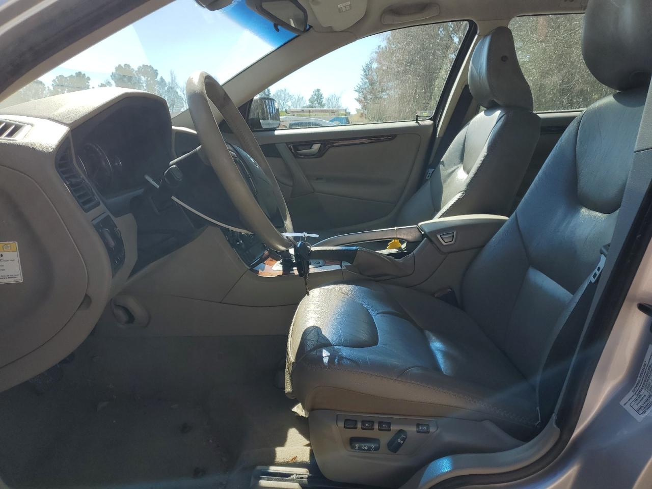 2005 Volvo XC70 - Image 7