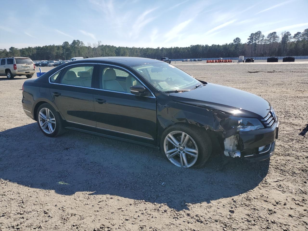 2015 Volkswagen Passat - Image 4