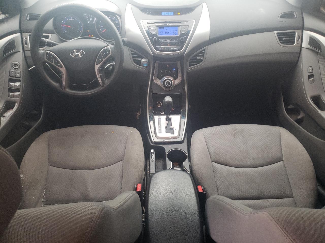 2013 Hyundai Elantra - Image 8