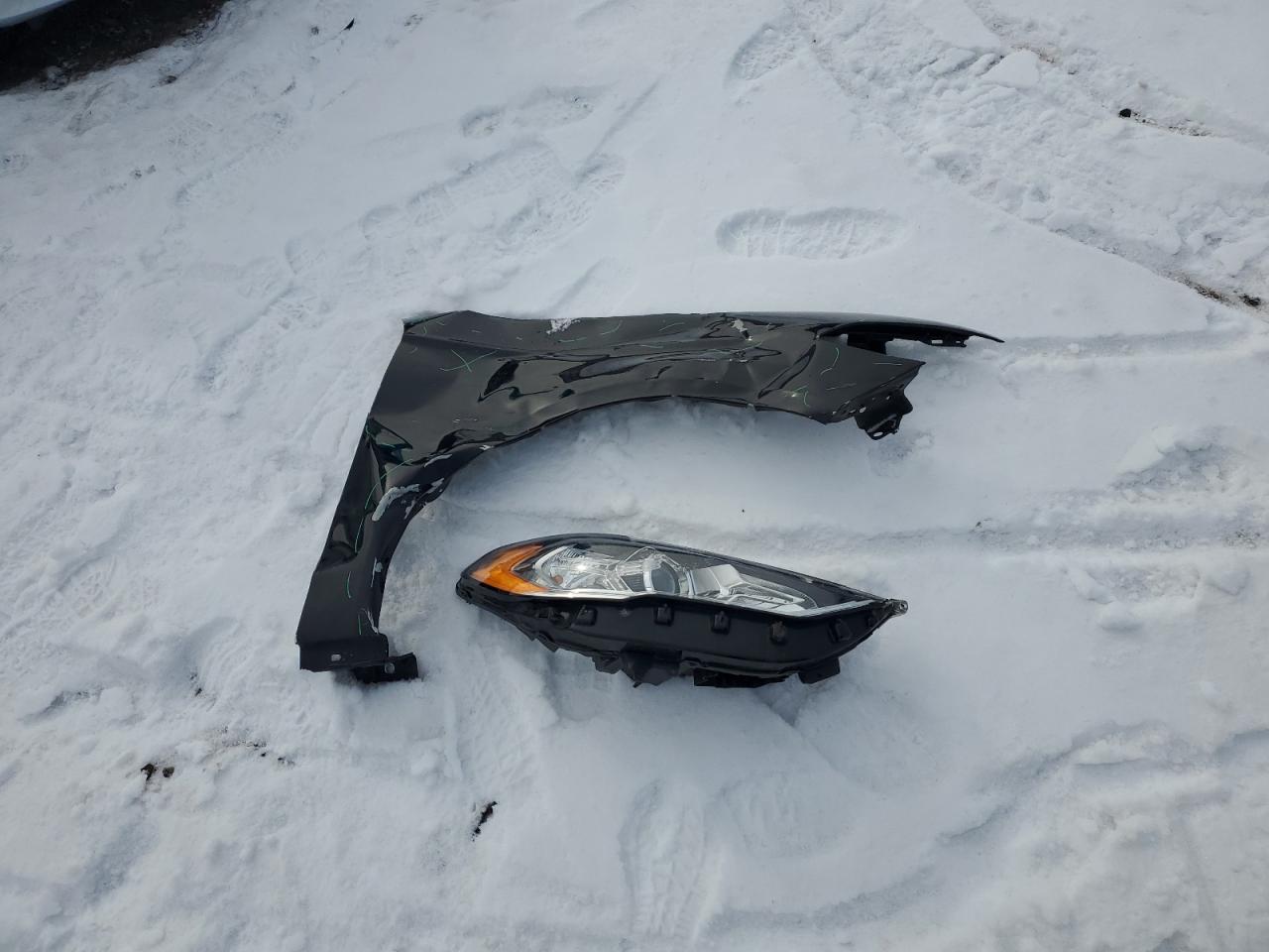 2020 Ford Fusion - Image 12