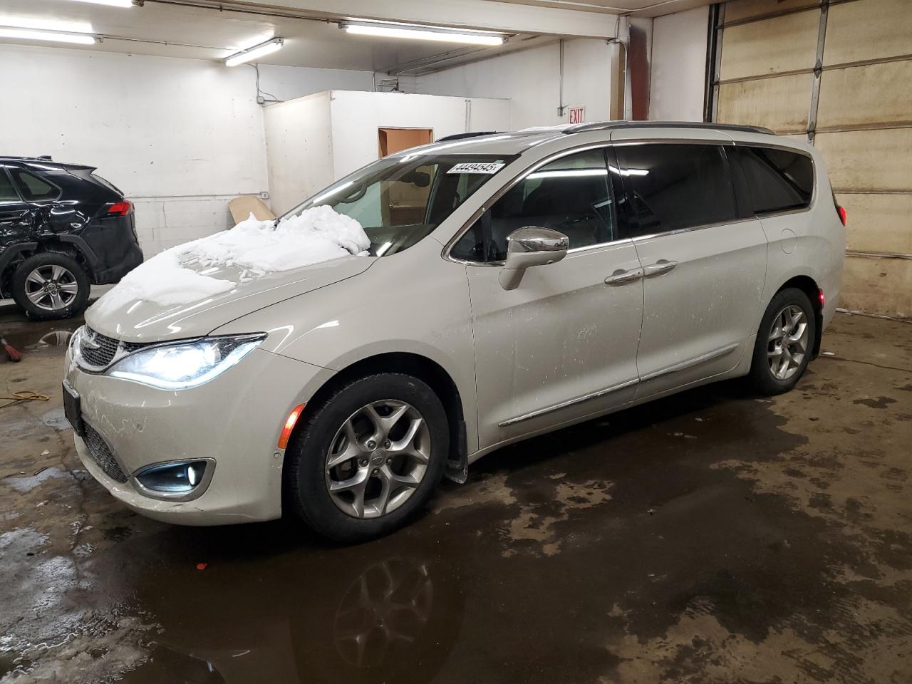 2017 Chrysler Pacifica - Image 1