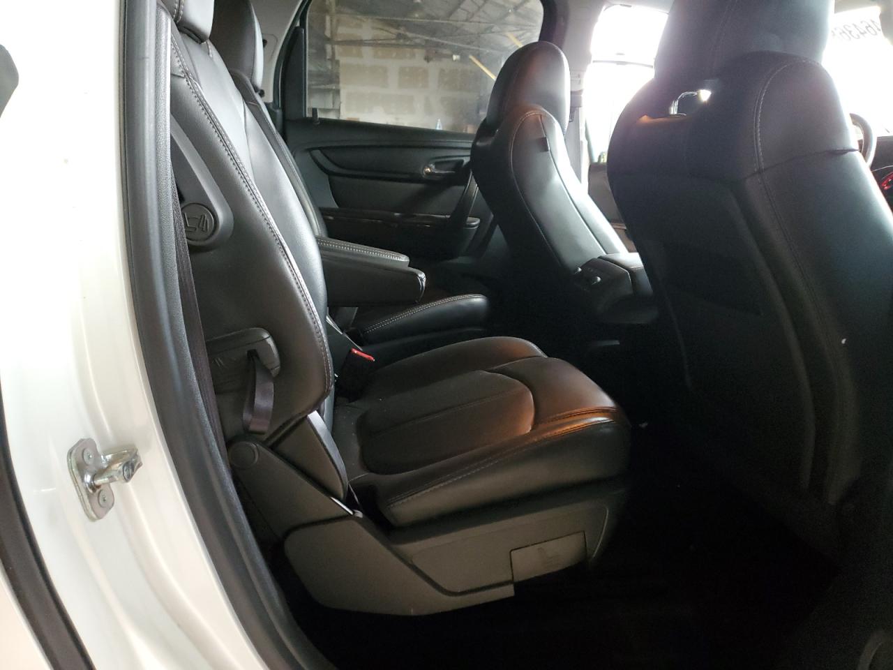 2015 GMC Acadia - Image 11