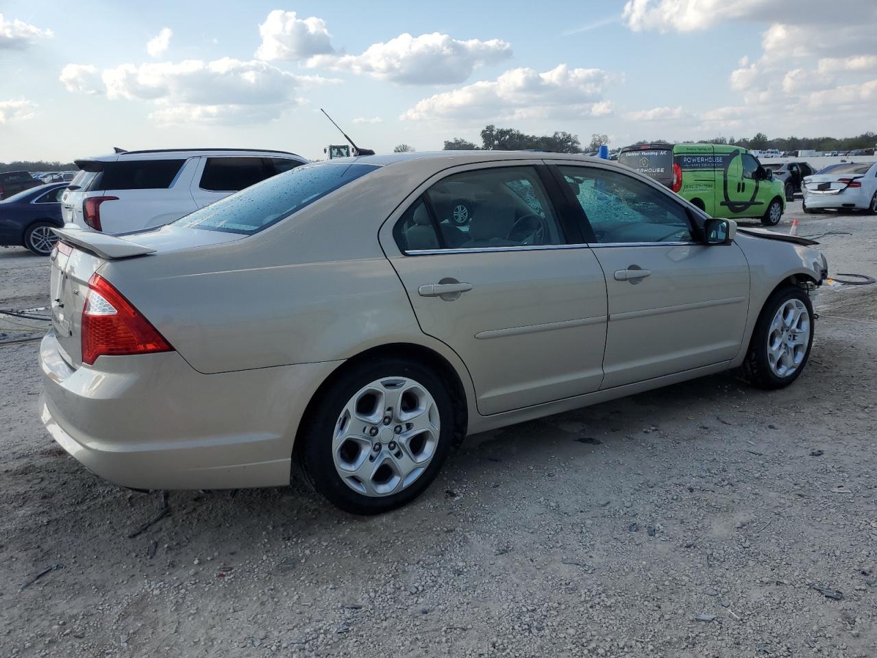 2010 Ford Fusion - Image 3