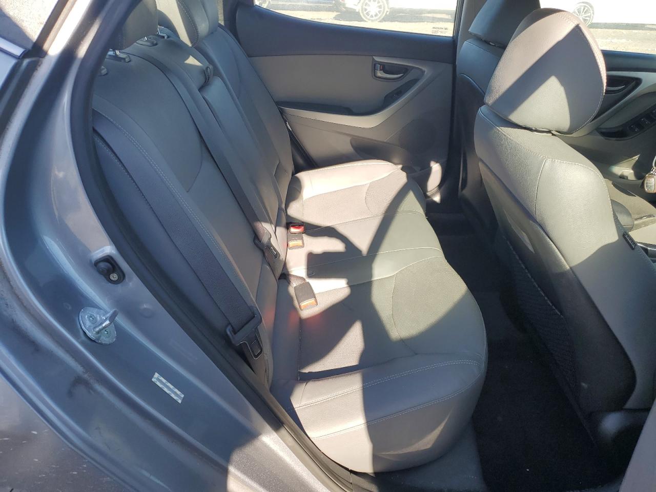 2015 Hyundai Elantra - Image 10