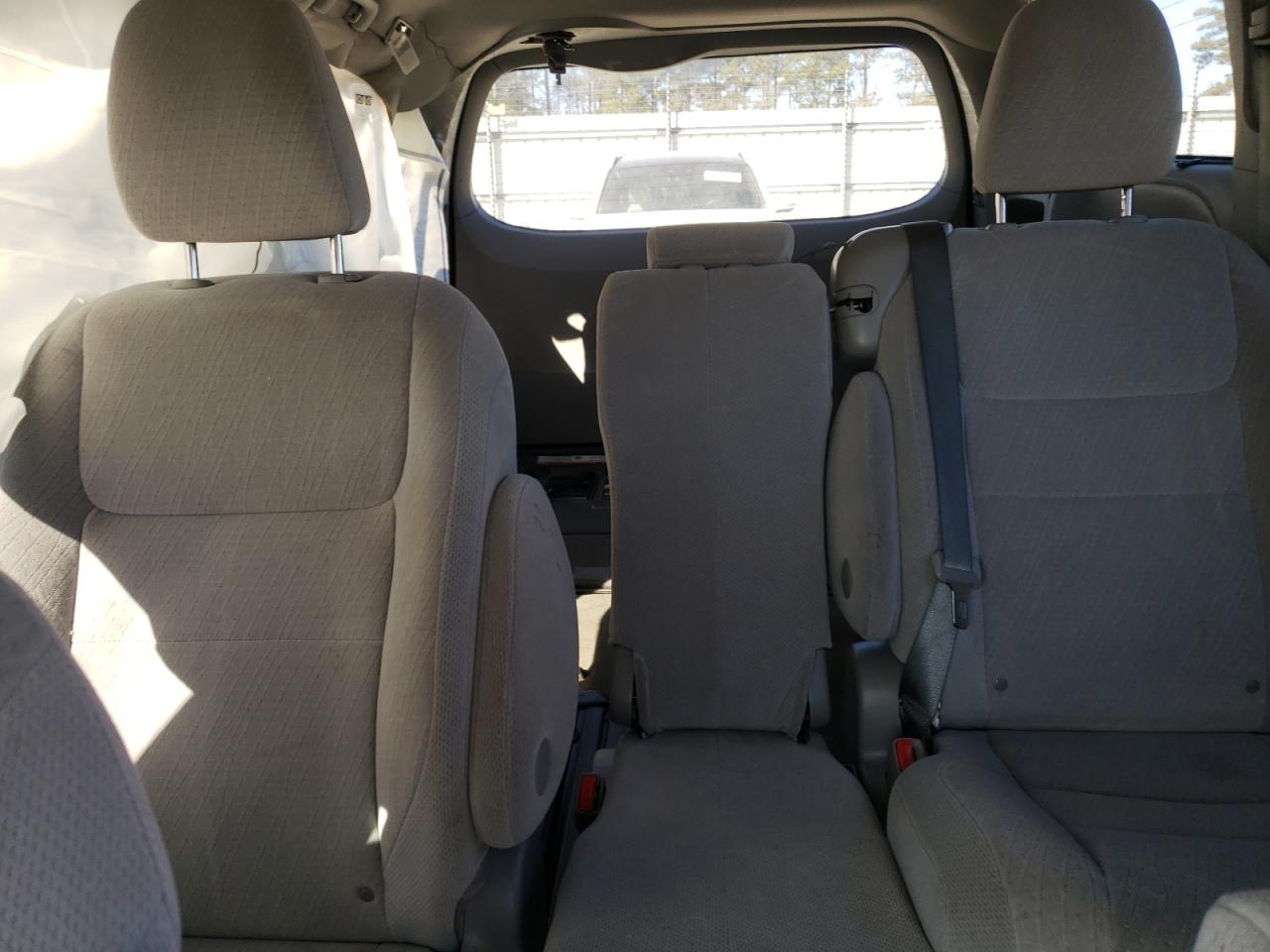2016 Toyota Sienna - Image 10