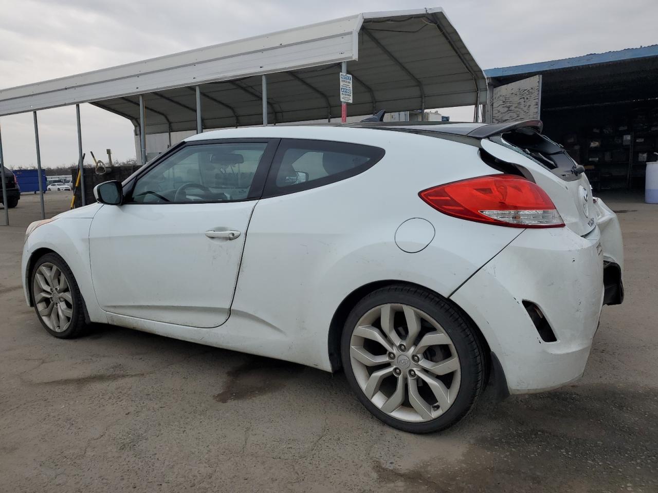 2012 Hyundai Veloster - Image 2