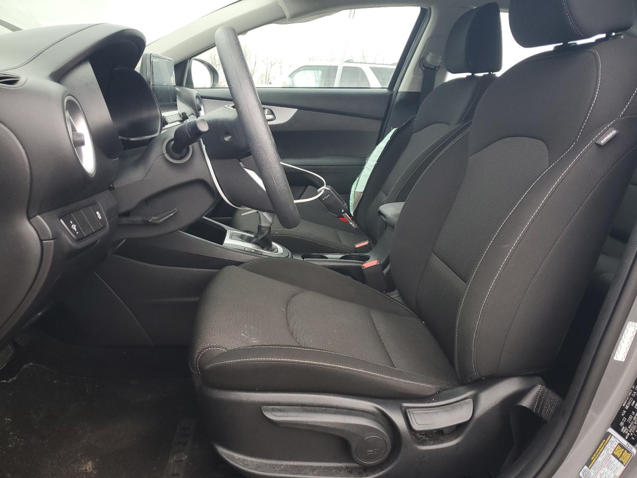2023 Kia Forte - Image 7