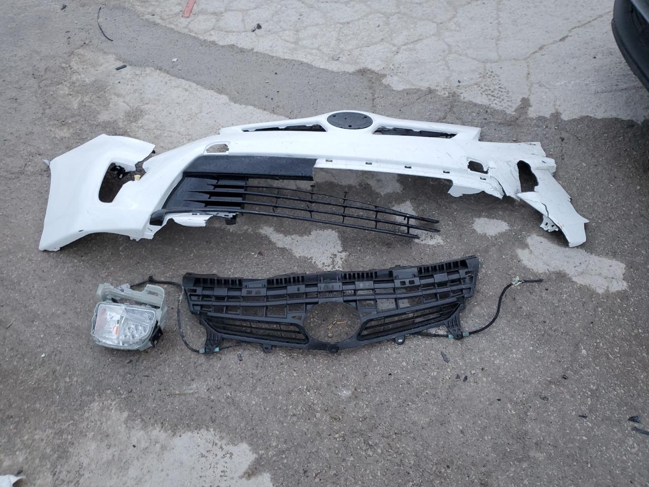 2012 Toyota Prius - Image 12