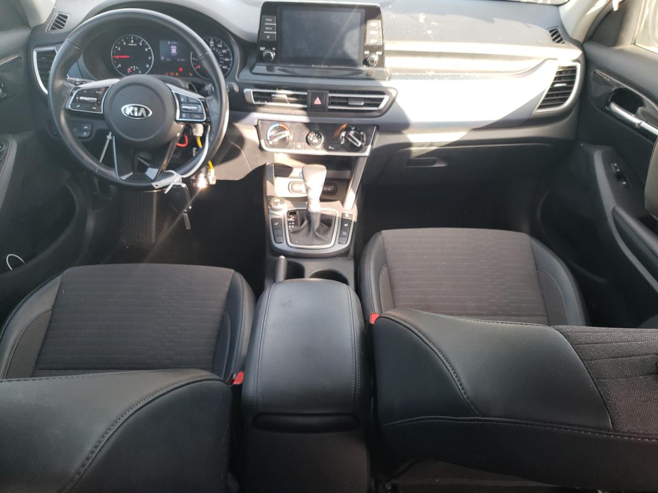 2021 Kia Seltos - Image 8