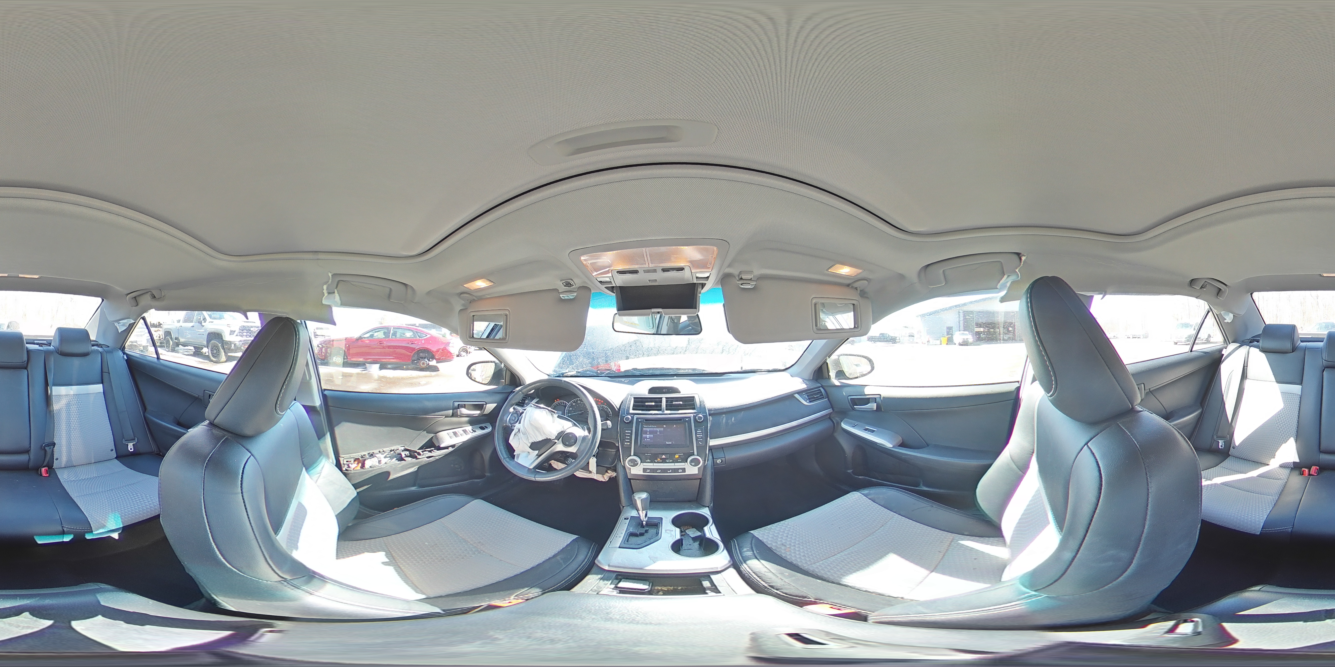 2014 Toyota Camry - Image 12