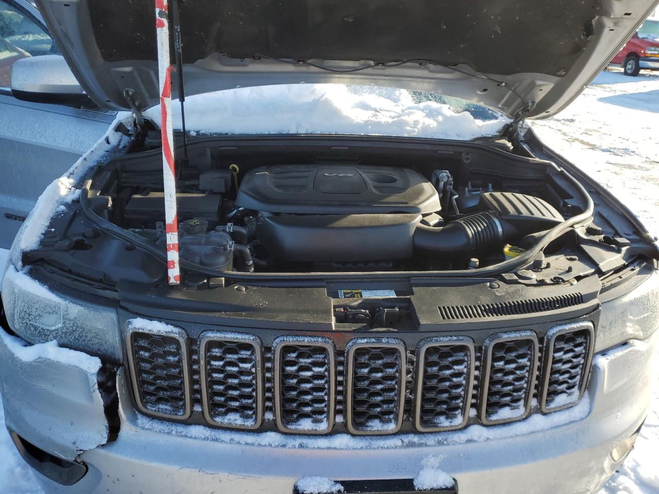 2017 Jeep Grand Cherokee - Image 13