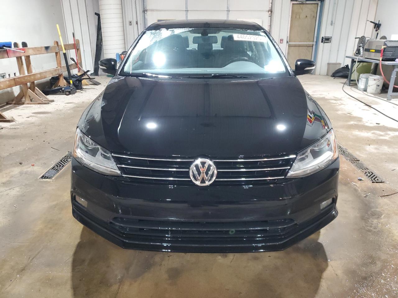 2017 Volkswagen Jetta - Image 5