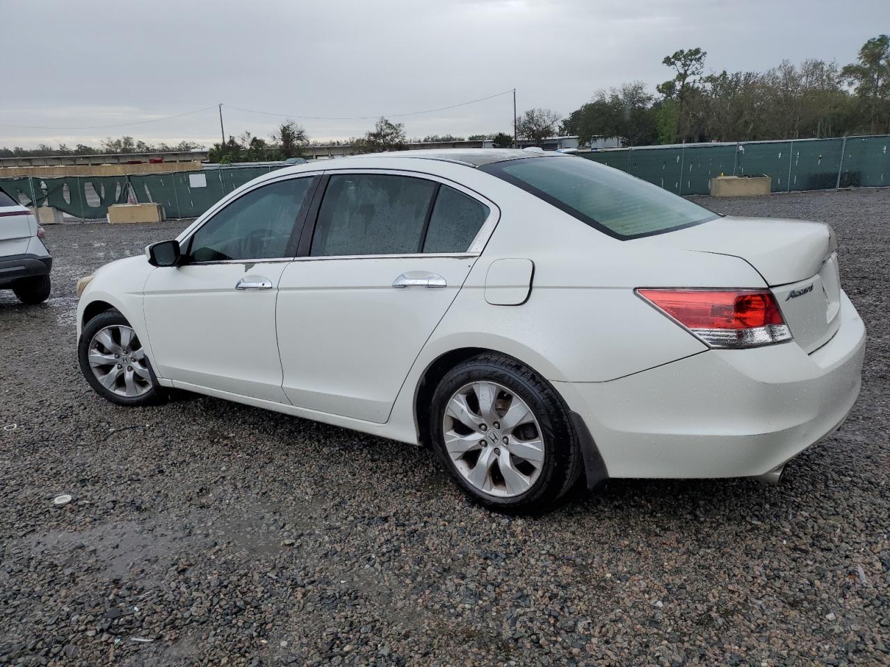 2010 Honda Accord - Image 2
