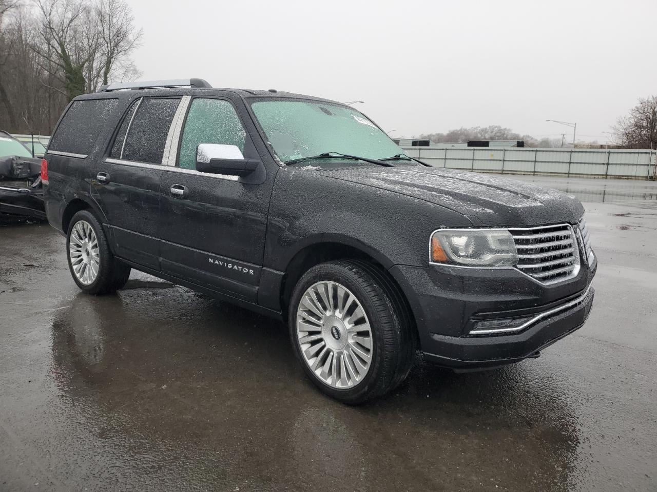 2015 Lincoln Navigator - Image 4