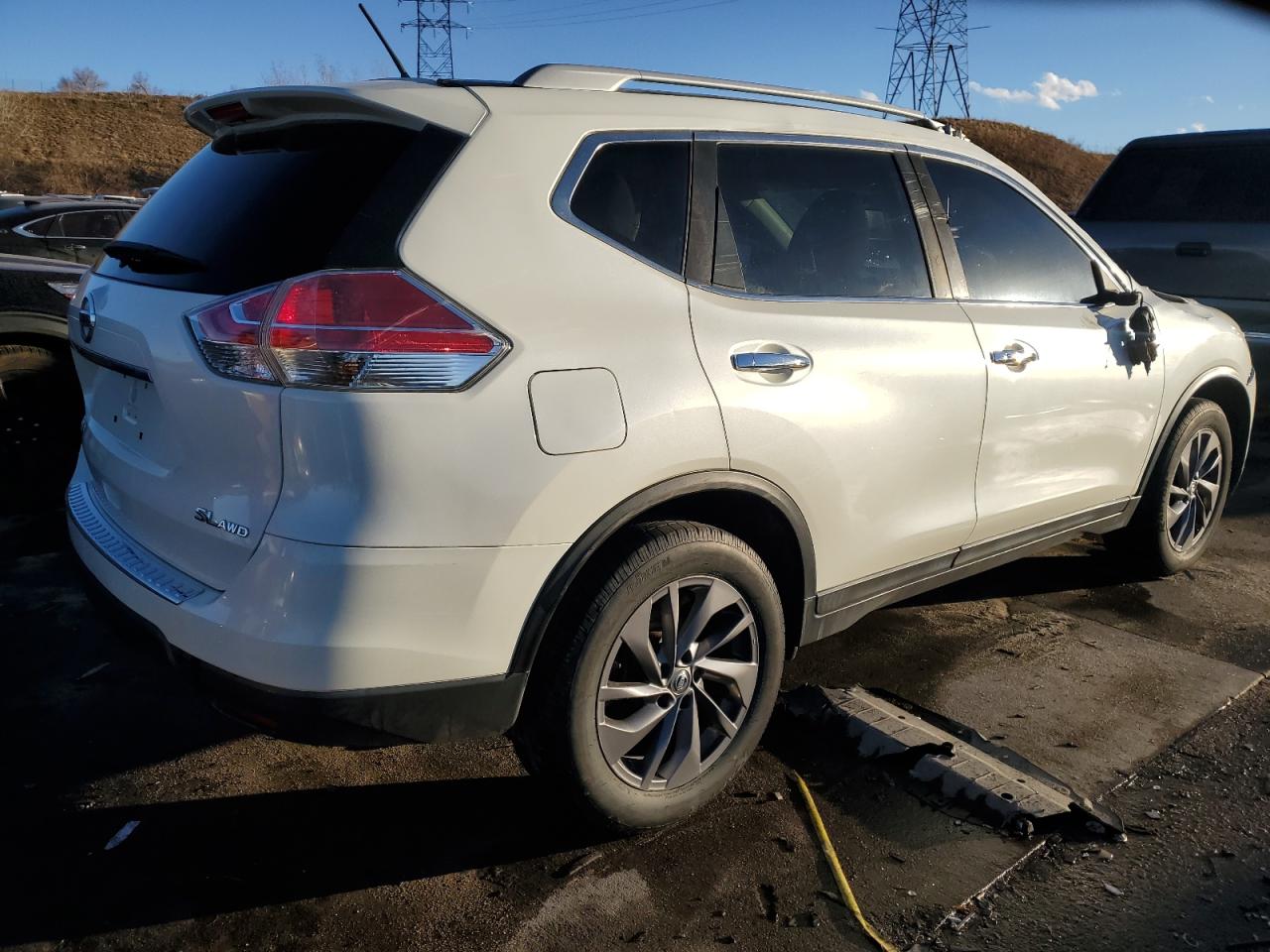 2016 Nissan Rogue - Image 3