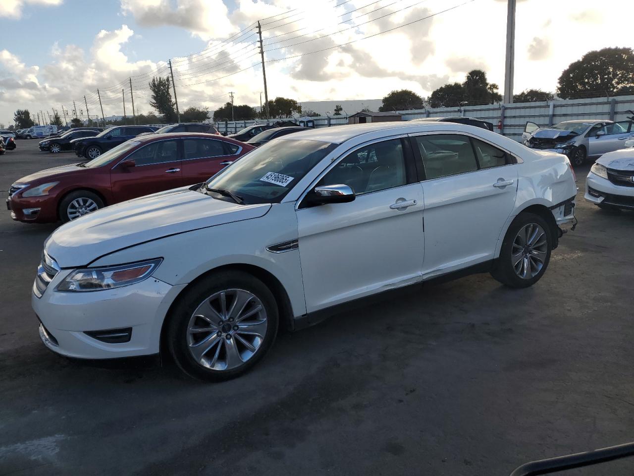 2010 Ford Taurus - Image 1
