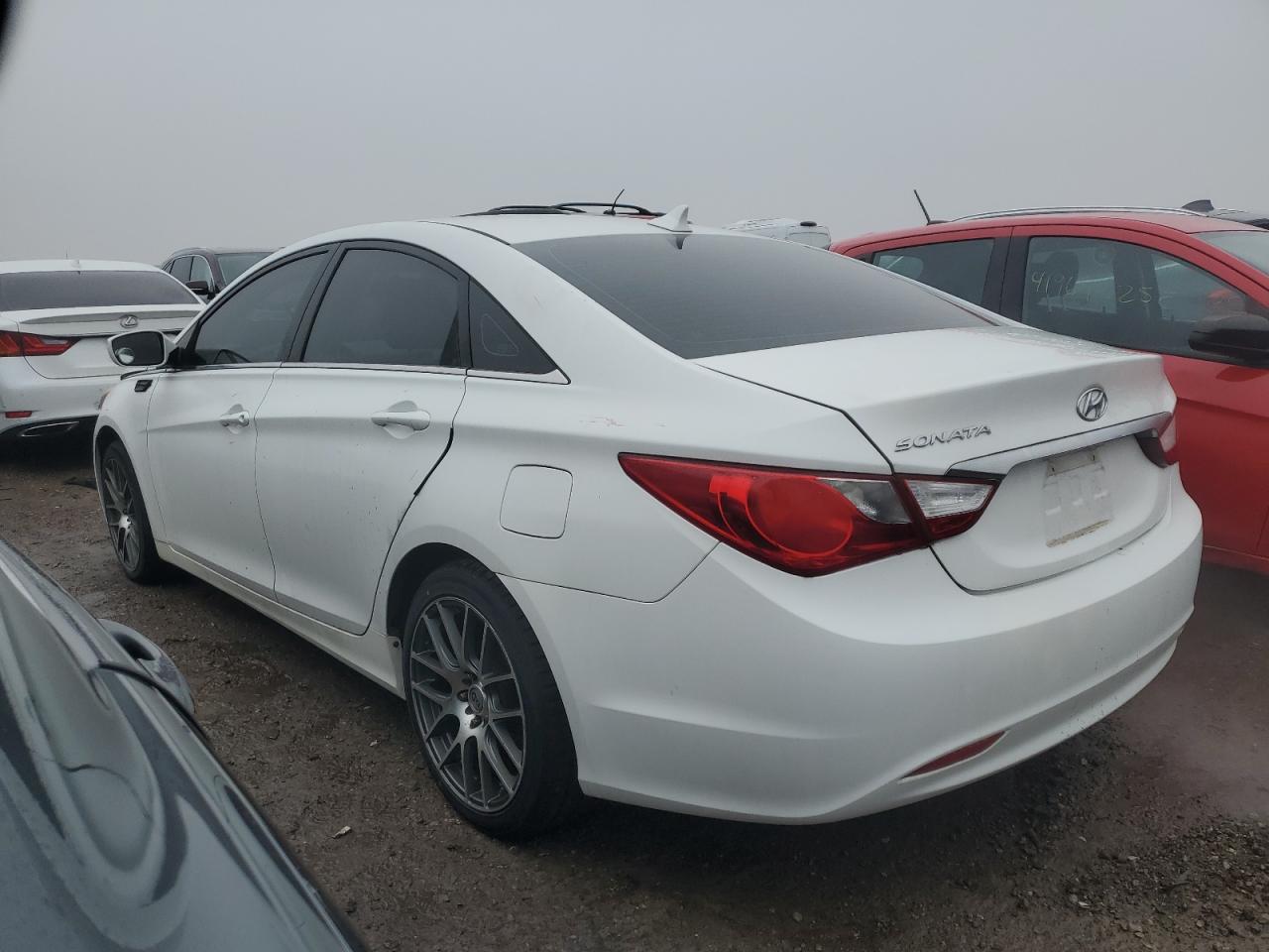 2011 Hyundai Sonata - Image 2