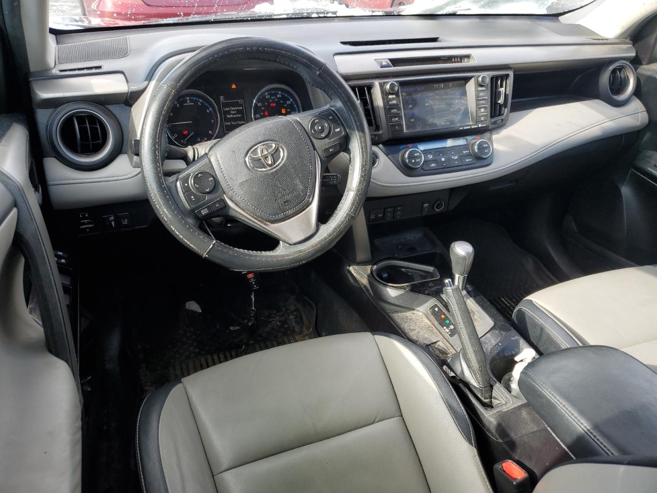 2017 Toyota RAV 4 - Image 8