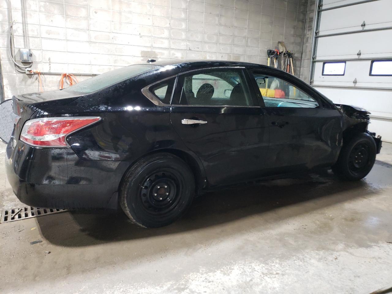 2015 Nissan Altima - Image 3