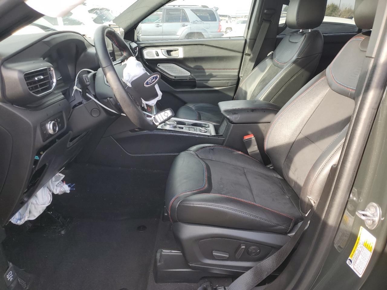 2023 Ford Explorer - Image 7