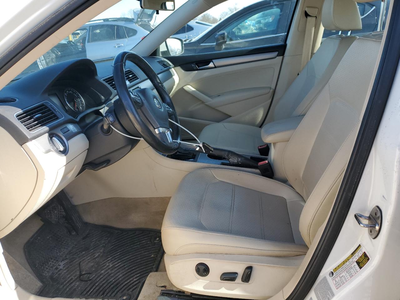 2015 Volkswagen Passat - Image 7