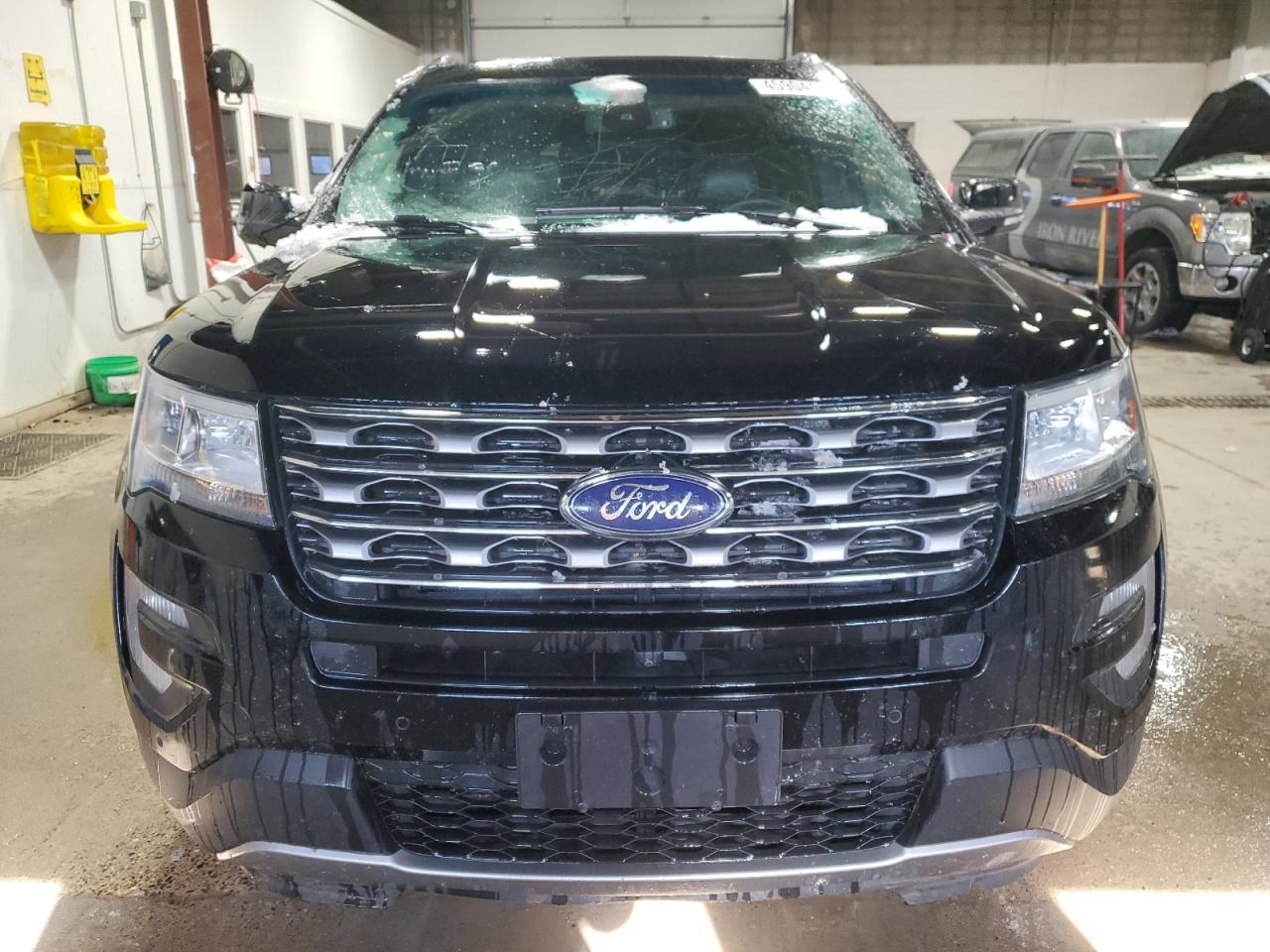 2017 Ford Explorer - Image 5