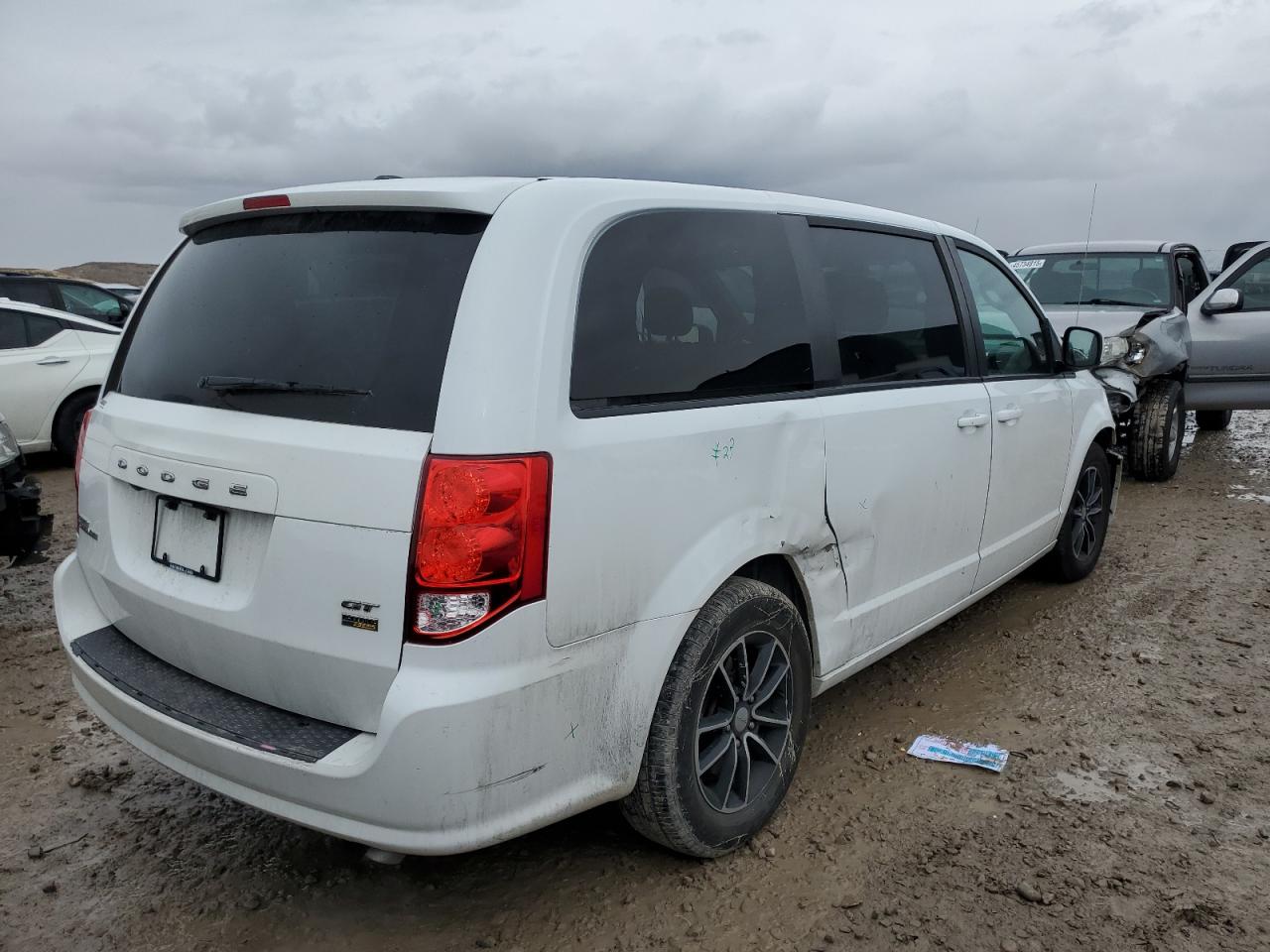 2019 Dodge Caravan - Image 3