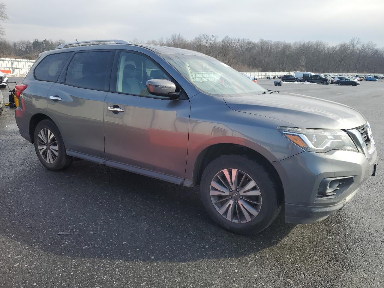 2018 Nissan Pathfinder - Image 4