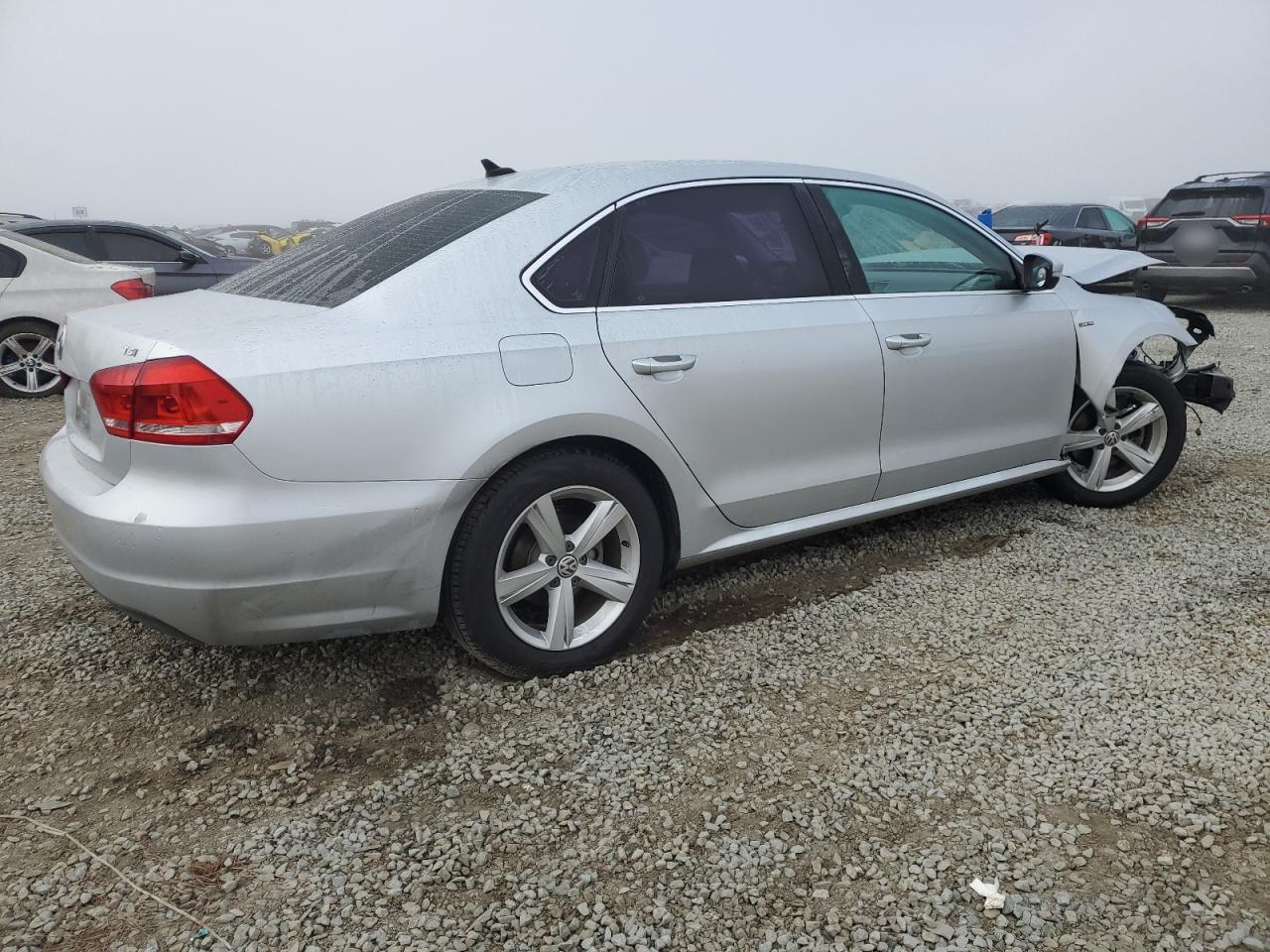 2015 Volkswagen Passat - Image 3