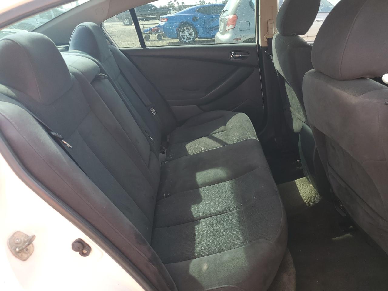 2011 Nissan Altima - Image 10