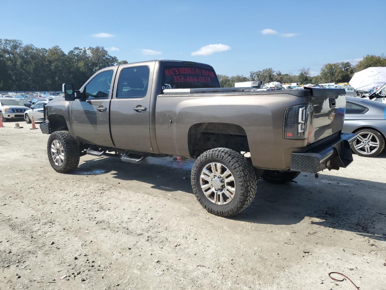 2008 Chevrolet Silverado - Image 2