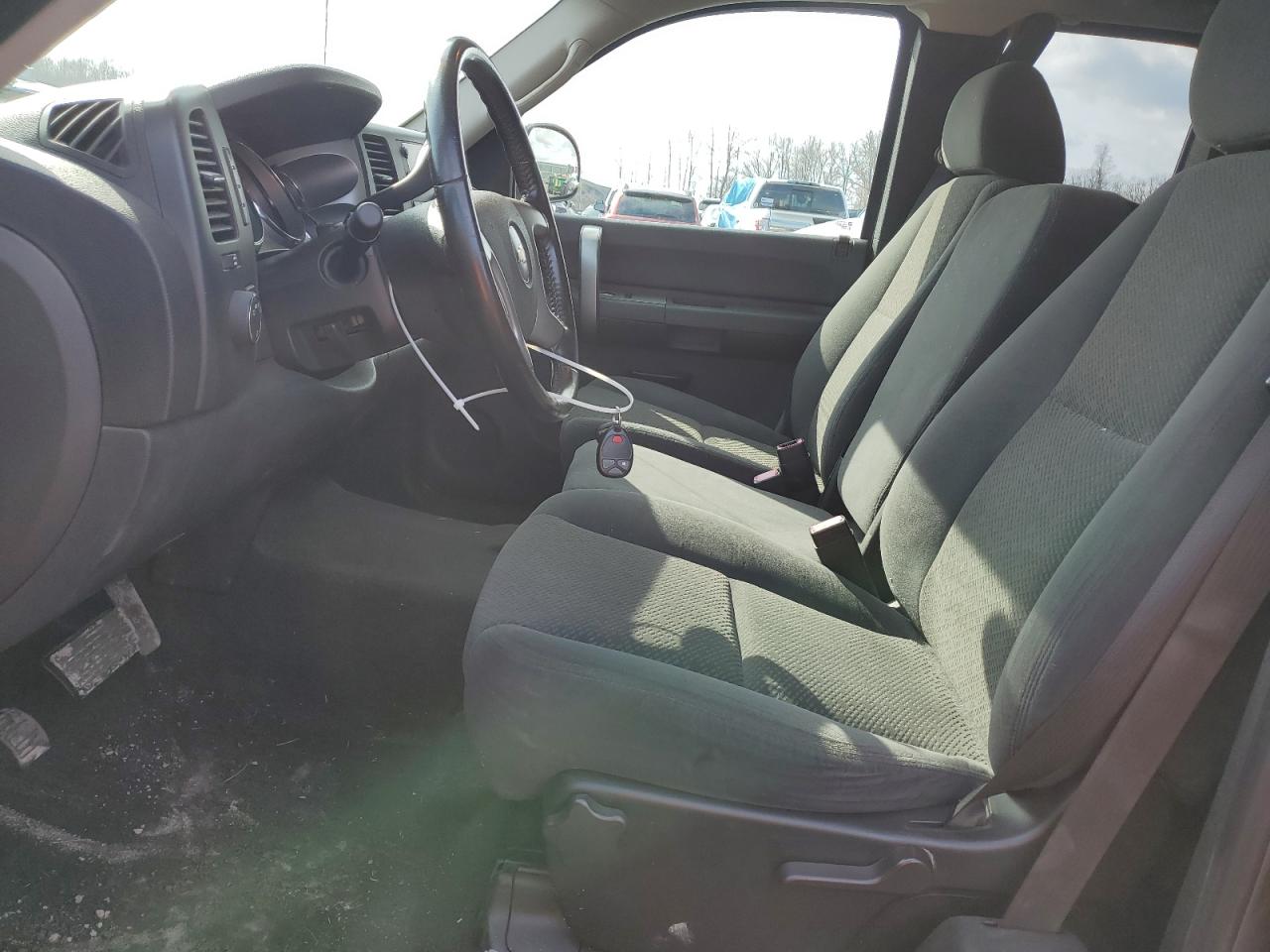 2007 Chevrolet Silverado - Image 7