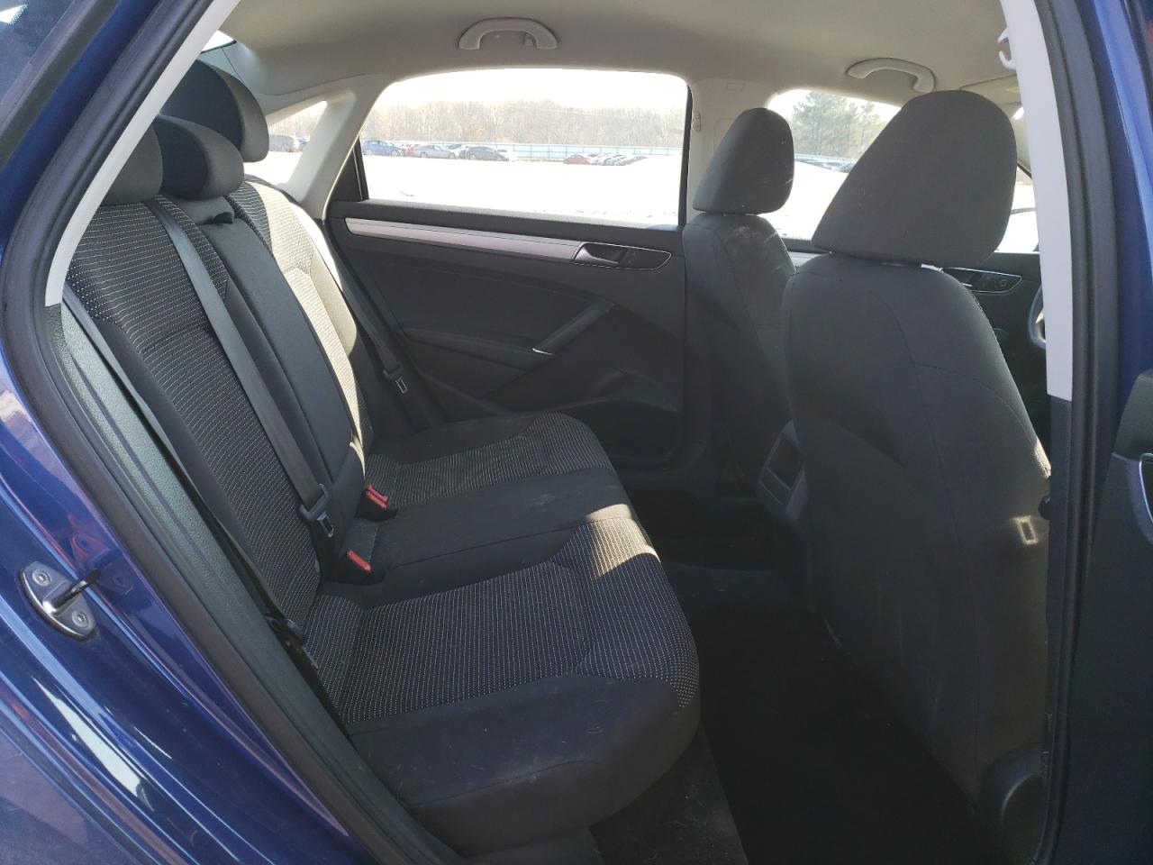 2016 Volkswagen Passat - Image 10