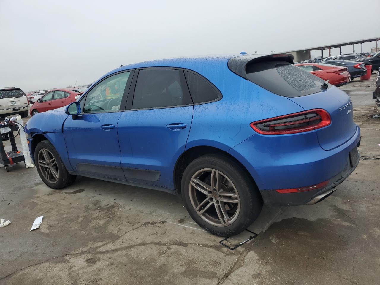 2018 Porsche Macan - Image 2