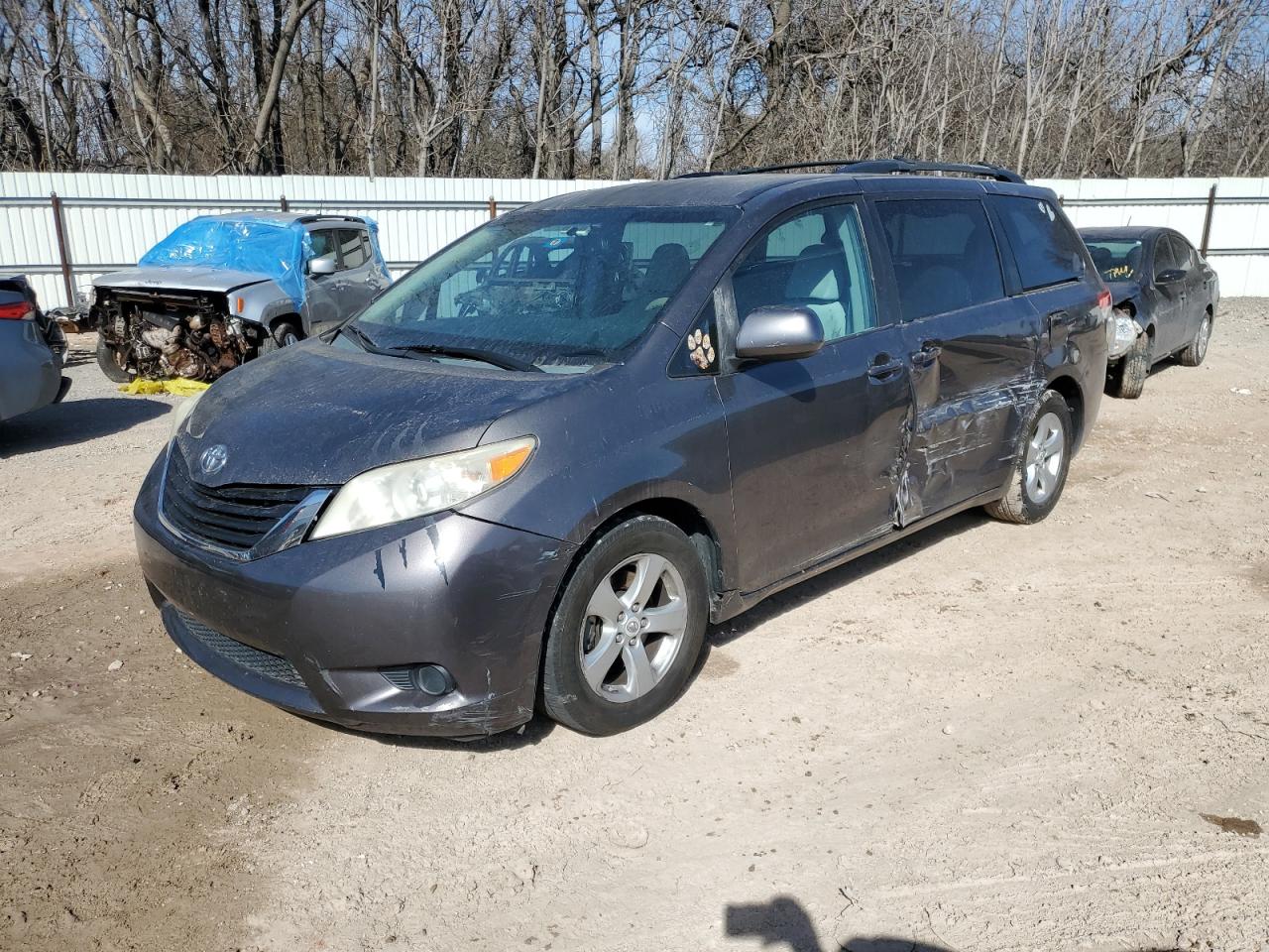 2012 Toyota Sienna - Image 1