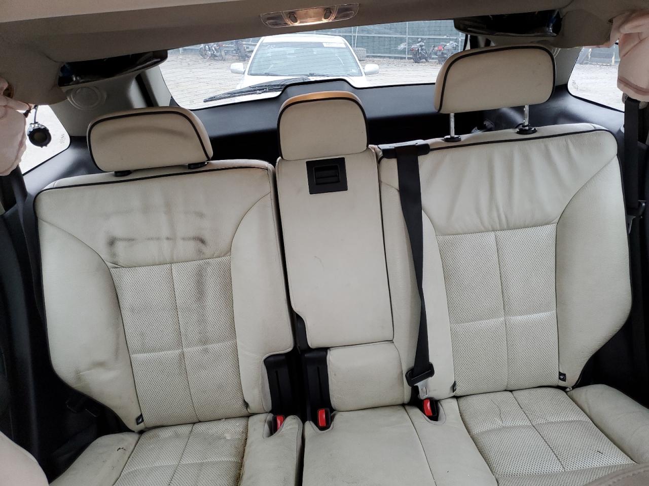2010 Lincoln MKX - Image 10