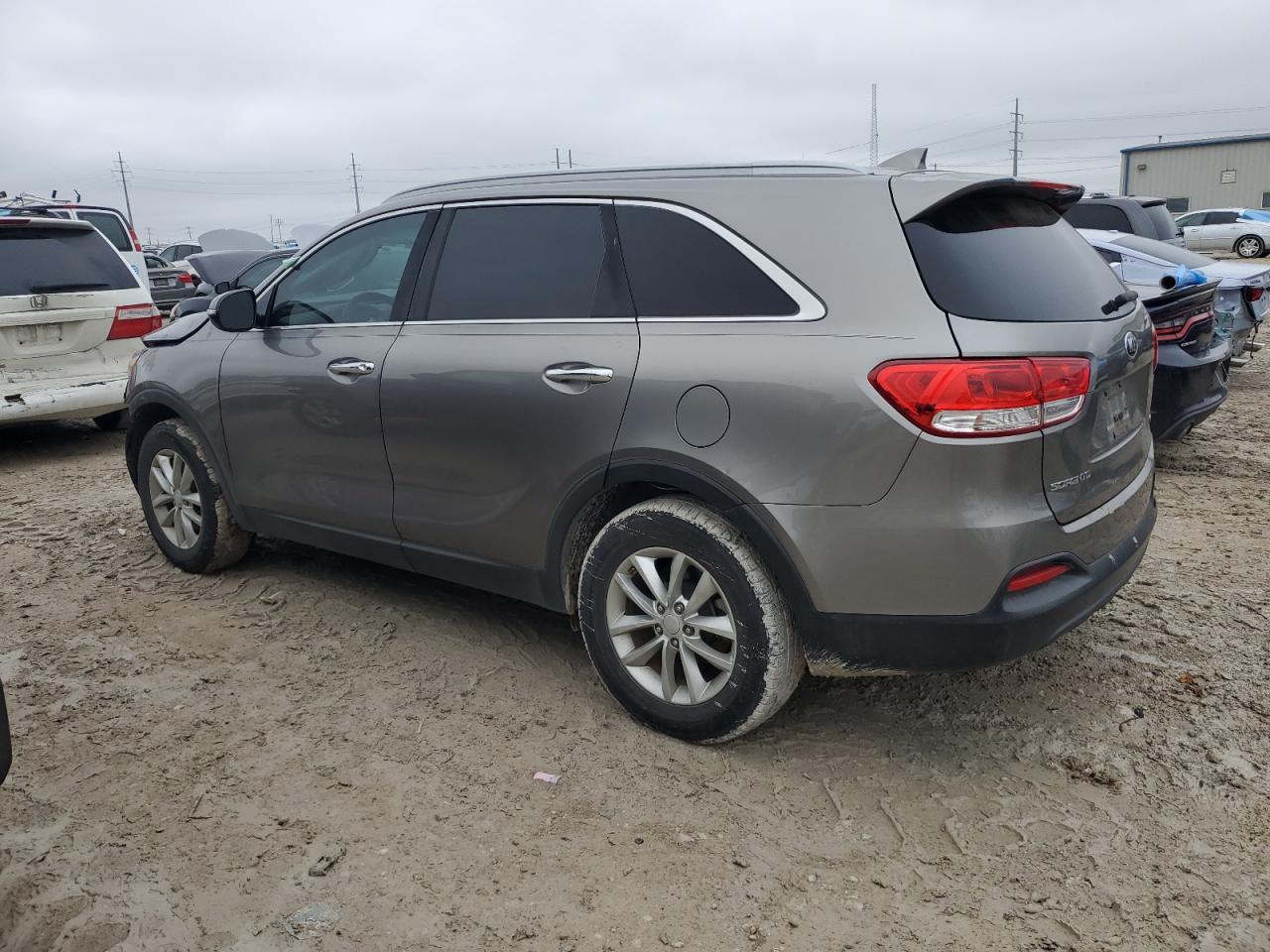 2016 Kia Sorento - Image 2