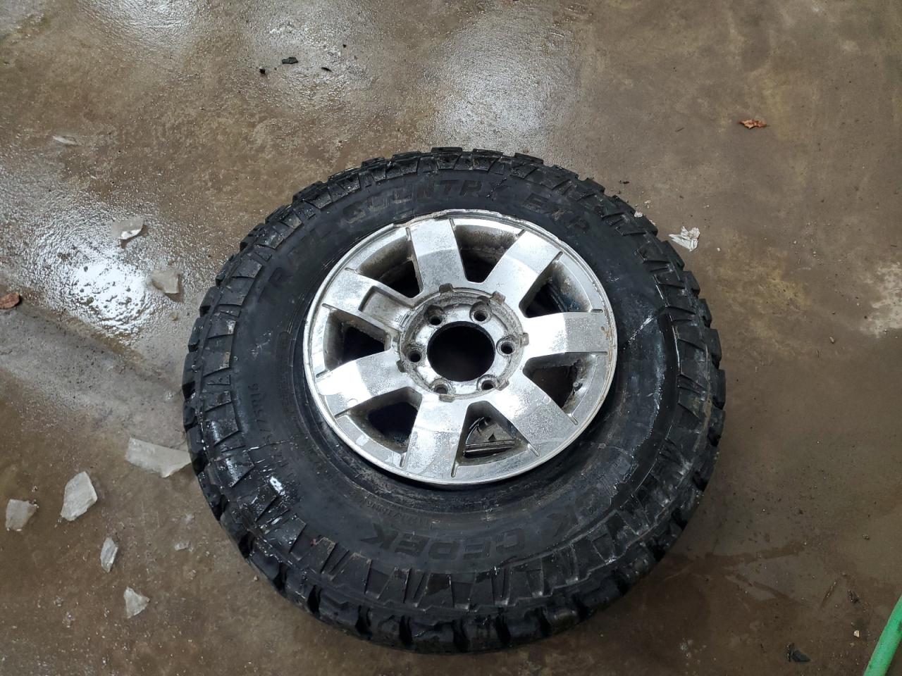 2009 Hummer H3 - Image 13